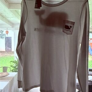 NWT-  XL- men’s Vineyard Vines Classic White Tee/ Rash guard